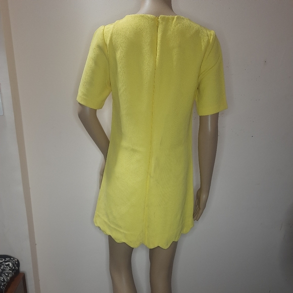 Yellow dress with black flowers looks beautiful ❤️❤️ - Picture 4 of 4